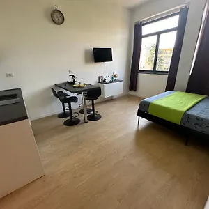 https://stardust-padre-giuliani.it-lombardy.com